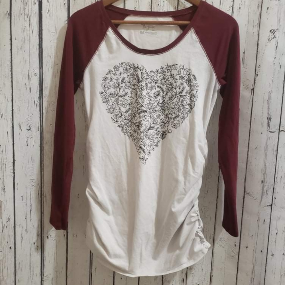 (S) Thyme Maternity Red And White Light Weight Shirt